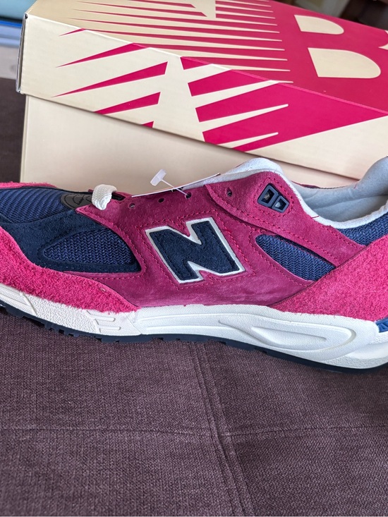 New Balance Pink and Navy Retro Running Sneakers main image 5